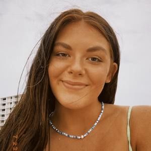 Meet your Posher, Mia